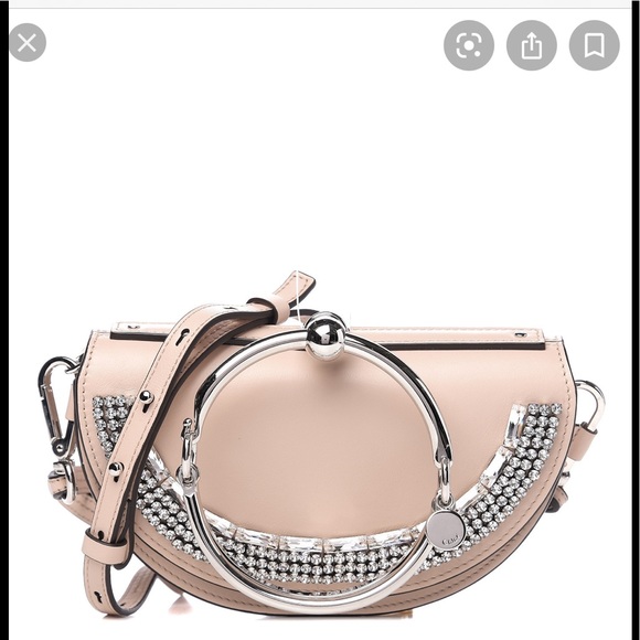 Chloe silver minaudière leather bracelet bag. - Picture 2 of 9